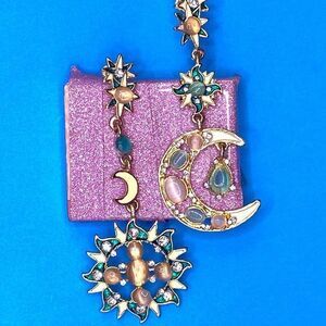 😘 Sun & moon earrings, Super Pretty & Brand New